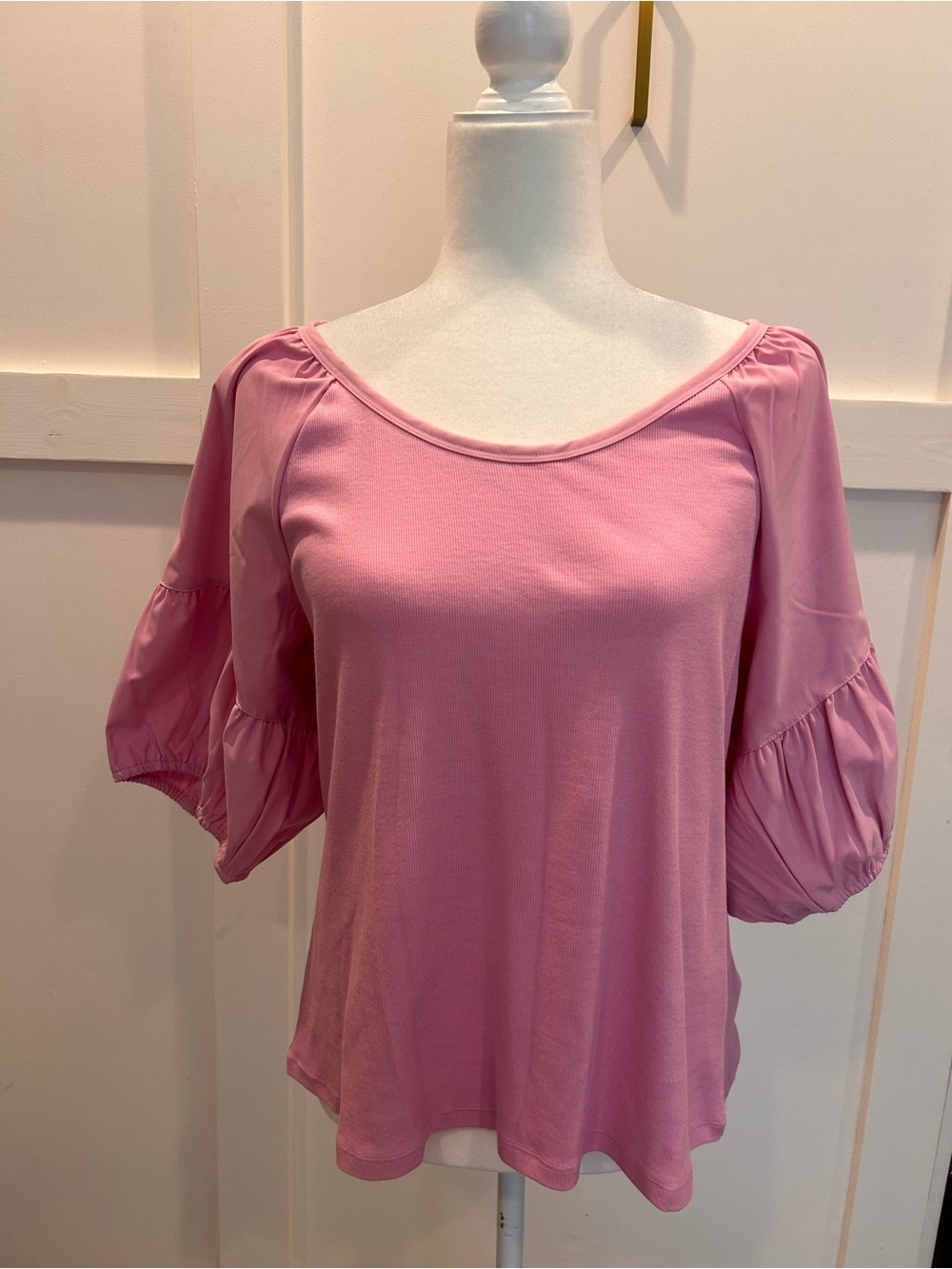On 34th Women's Pink Puff-Sleeve Top